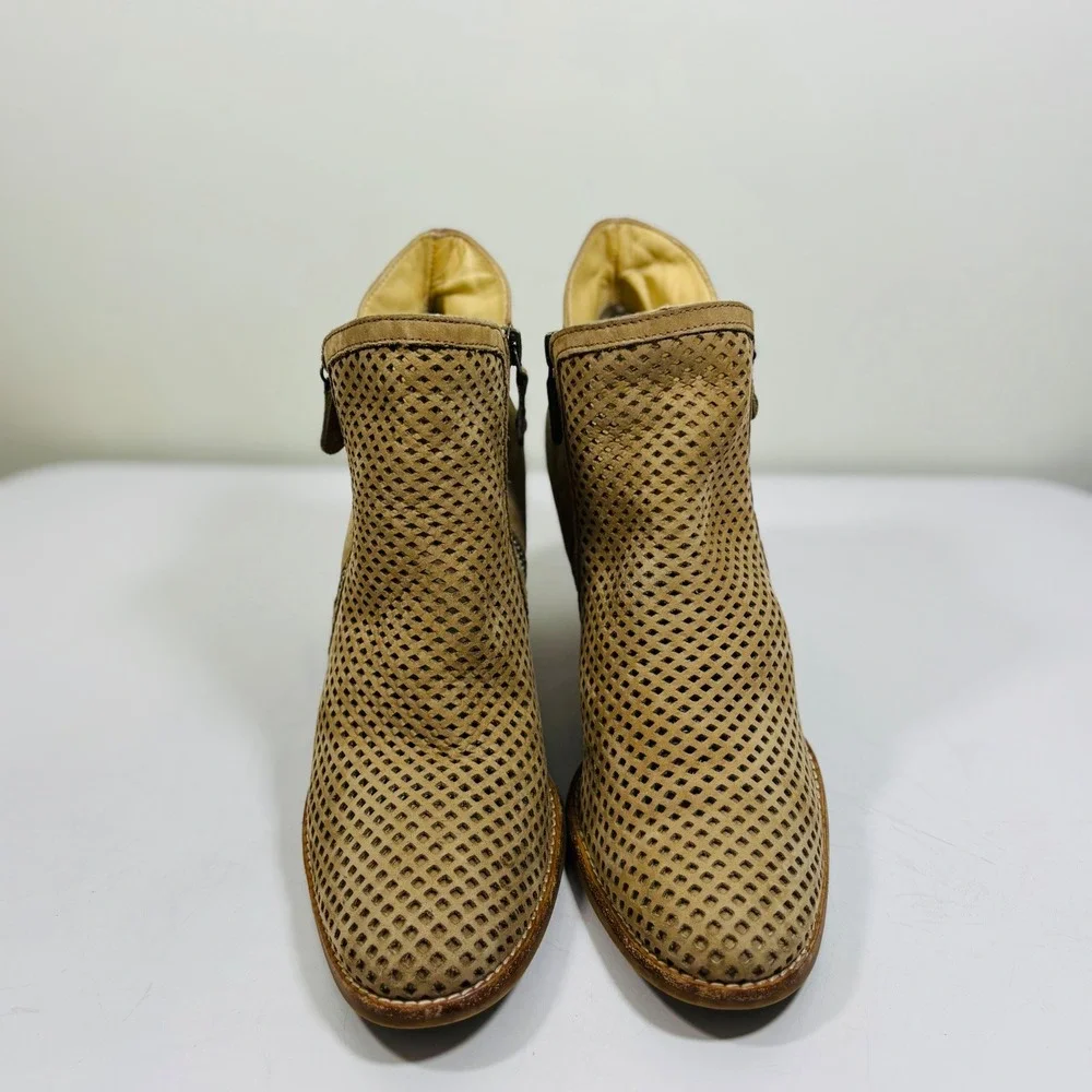 Paul Green Bonzai‎ Nubuck Perforated Laser Cut Ankle Boot Sz 5.5